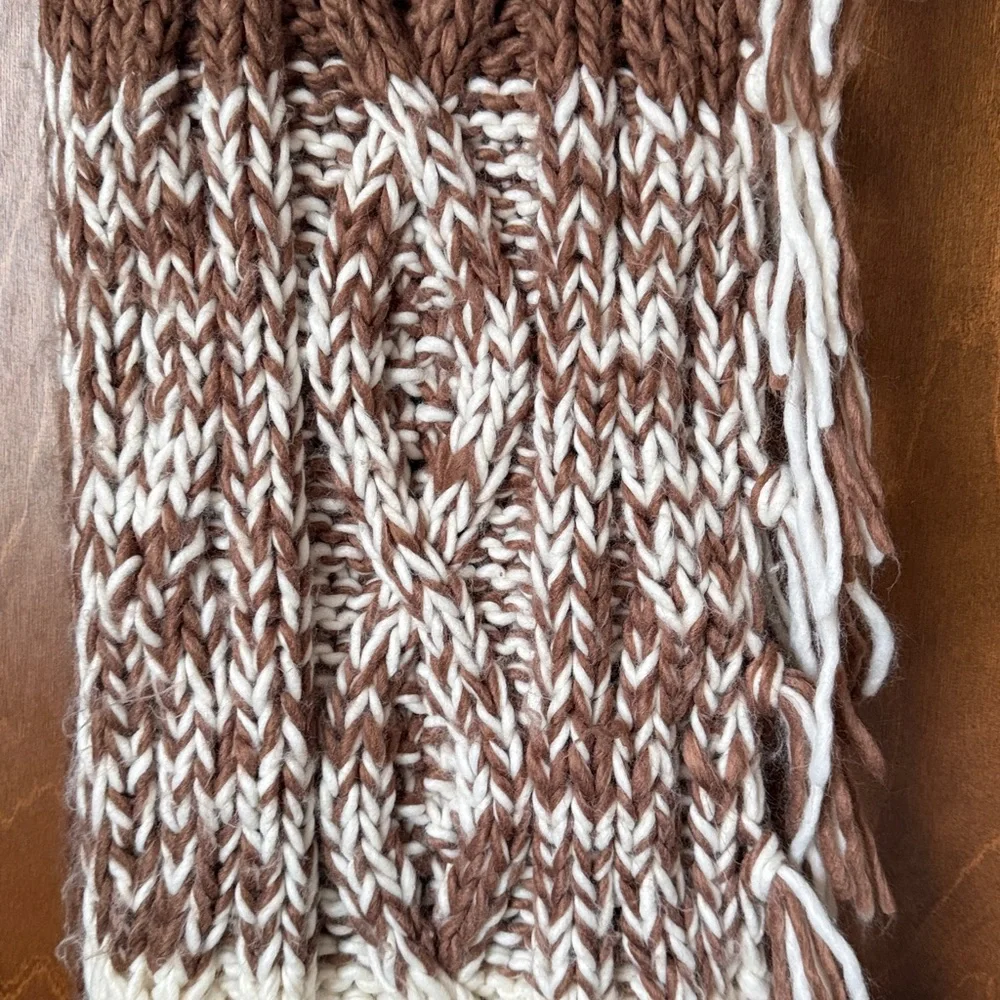 Treasure & Bond Chunky Two-Tone Brown and Cream Cable Knit Fringed Scart